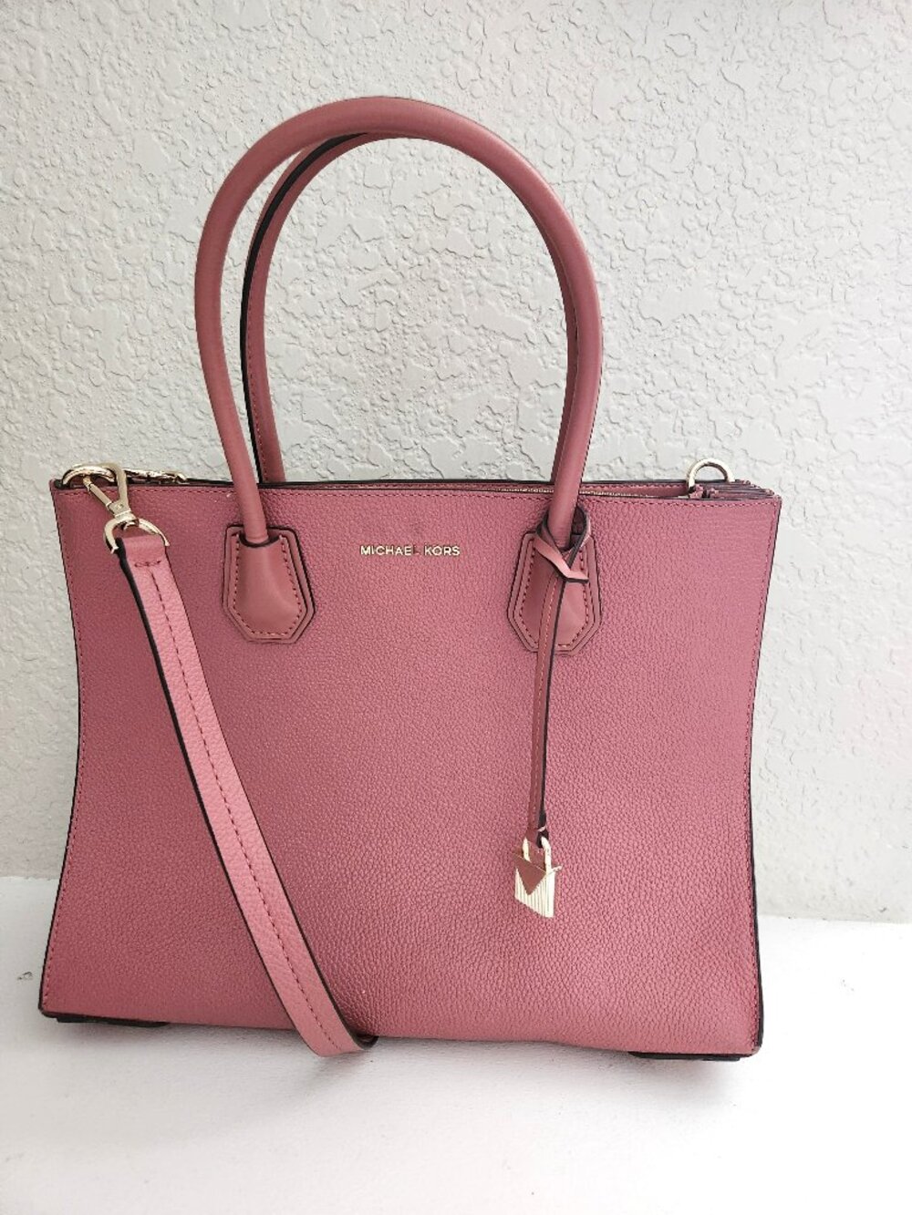 Like New Michael Kors Rose Leather Shoulder Bag Purse